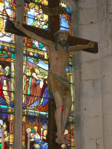 Statue : Christ en croix