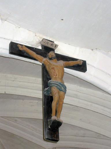Sculpture : Christ en croix, vue générale
