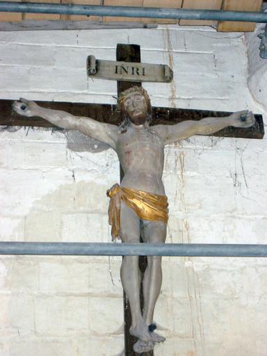 Statue : Christ en croix