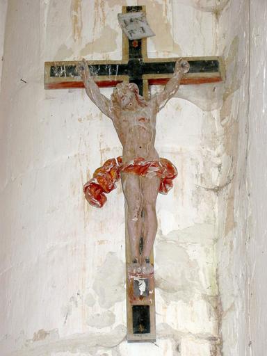 Statue : Christ en croix