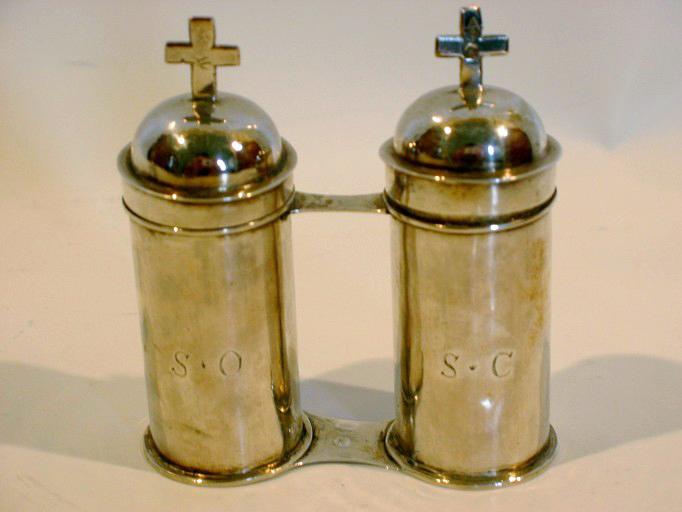 Ampoules aux saintes huiles (Trésor des Eglises de Brienne-le-Château)