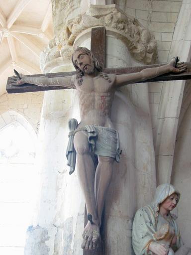 Statue : Christ en croix, vue générale - © Ministère de la Culture, 2003 ; © Conseil régional de Champagne-Ardenne, 2003 ; © Conseil général de l'Aube, 2003