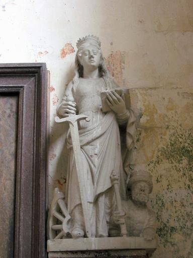 2 statues : Sainte Marguerite, sainte Catherine