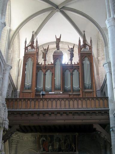 transept, bras sud - © Ministère de la Culture, 2003 ; © Conseil régional de Champagne-Ardenne, 2003 ; © Conseil général de l'Aube, 2003