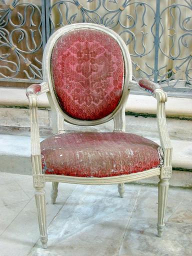 Fauteuil style Louis XVI