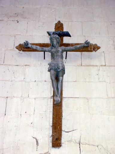 Statue : Christ en croix