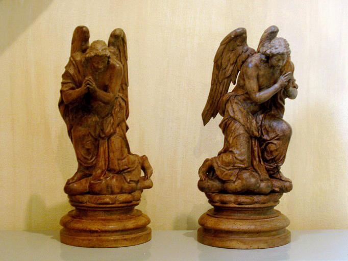 Quatre statuettes : deux anges, un pape et saint Denis (conservées au Trésor des Eglises de Brienne-le-Château)