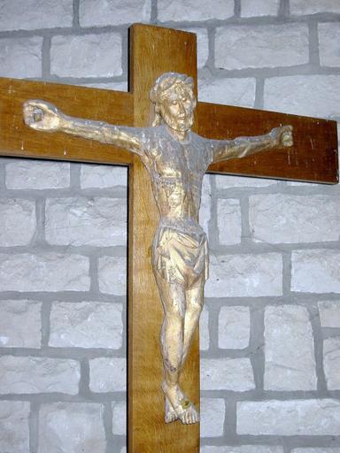 Sculpture : Christ en croix, vue générale