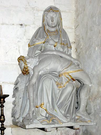 Statue : Vierge de Pitié, vue générale - © Ministère de la Culture, 2003 ; © Conseil régional de Champagne-Ardenne, 2003 ; © Conseil général de l'Aube, 2003