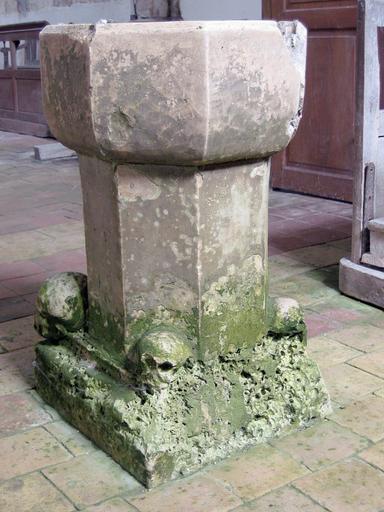 Bénitier, vue générale - © Ministère de la Culture, 2003 ; © Conseil régional de Champagne-Ardenne, 2003 ; © Conseil général de l'Aube, 2003