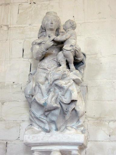 Statue : Vierge à l'Enfant, vue générale - © Ministère de la Culture, 2003 ; © Conseil régional de Champagne-Ardenne, 2003 ; © Conseil général de l'Aube, 2003