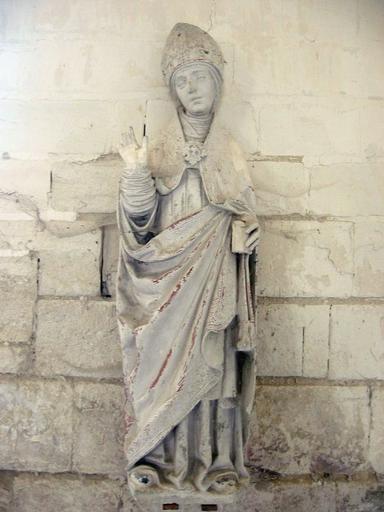 Statue : Saint évêque, vue générale - © Ministère de la Culture, 2003 ; © Conseil régional de Champagne-Ardenne, 2003 ; © Conseil général de l'Aube, 2003