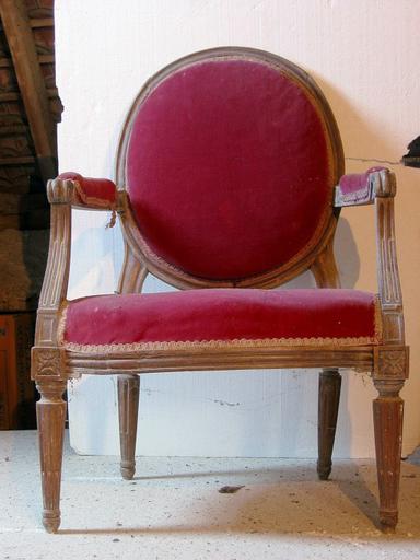 Fauteuil (déposé en mairie)