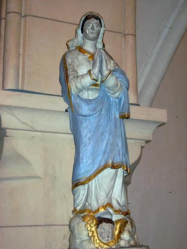 Statue : Vierge, vue de face