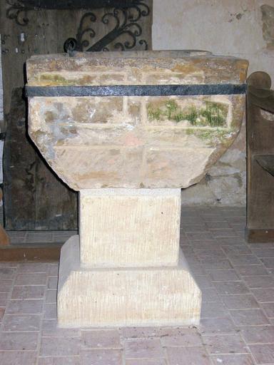 Fonts baptismaux, vue générale