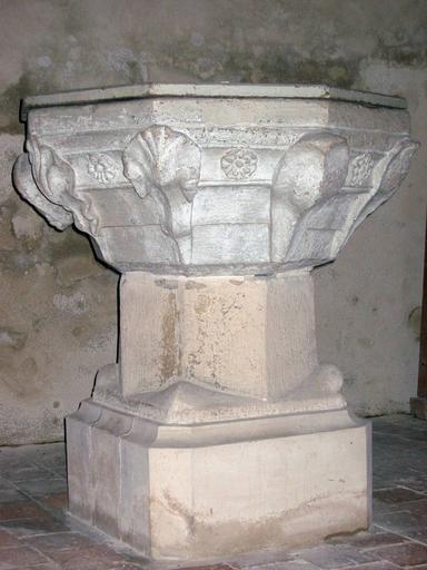 Fonts baptismaux, vue générale