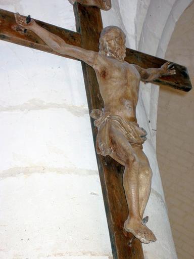 Sculpture : Christ en croix, vue générale