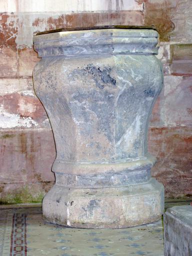 Fonts baptismaux, vue générale