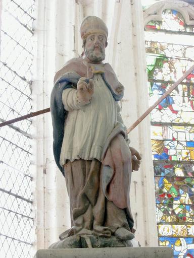 Statue : Saint évêque, vue générale