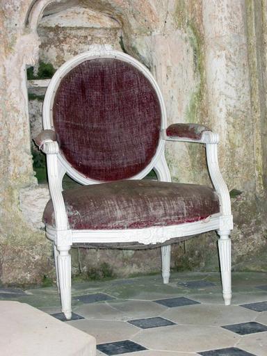 Fauteuil, vue générale - © Ministère de la Culture, 2003 ; © Conseil régional de Champagne-Ardenne, 2003 ; © Conseil général de l'Aube, 2003