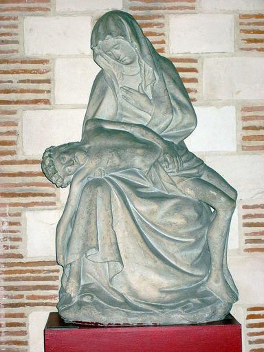 Groupe sculpté : Vierge de Pitié (dépôt de l'Hôtel-Dieu au musée de Vauluisant), vue générale - © Ministère de la Culture, 2003 ; © Conseil régional de Champagne-Ardenne, 2003 ; © Conseil général de l'Aube, 2003