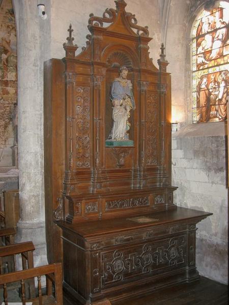 Autel et retable latéral