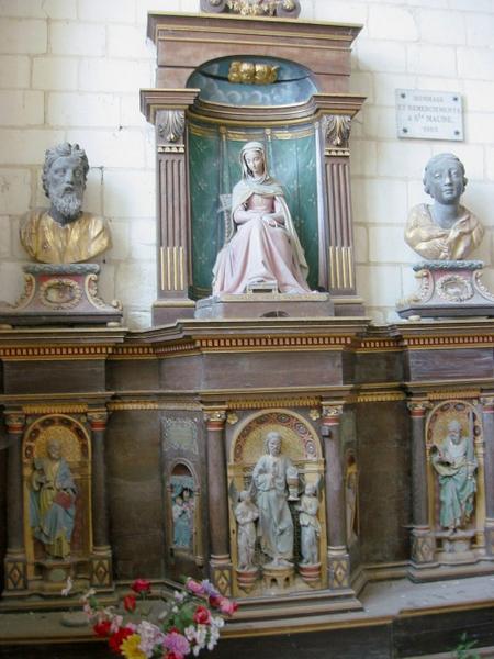 Retable, tabernacle, statue de sainte Maure