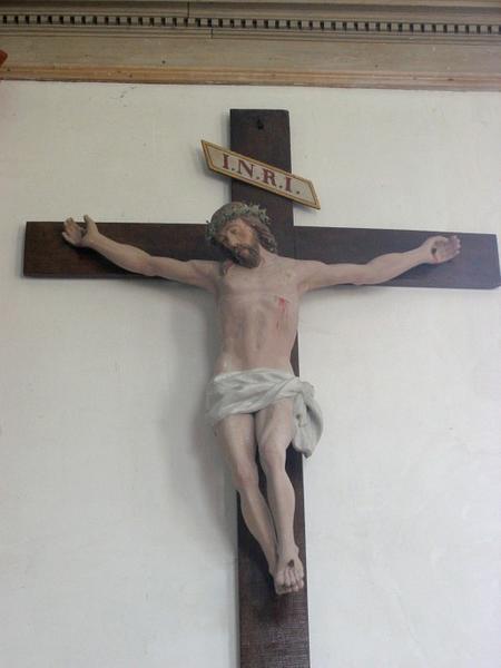 Statue : Christ en croix