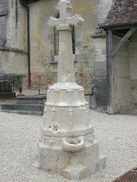 Croix de cimetière, socle