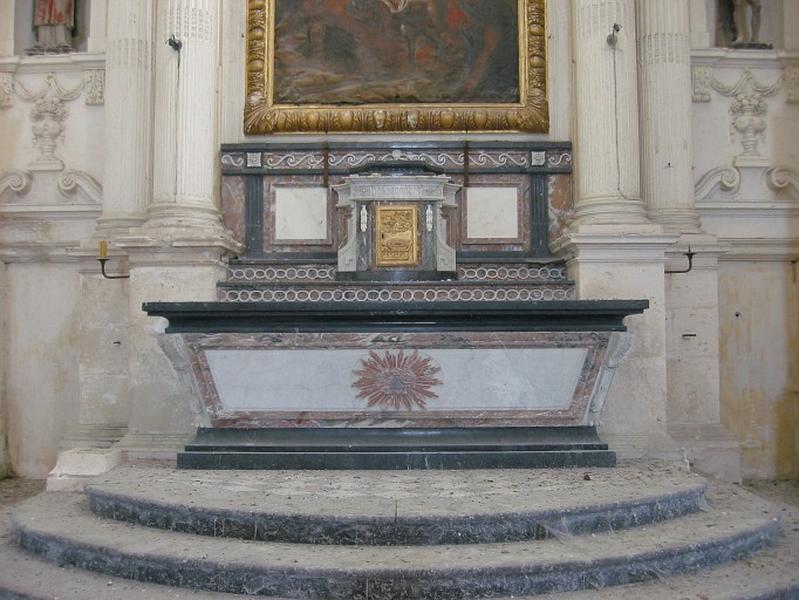 Maître-autel et retable, tabernacle