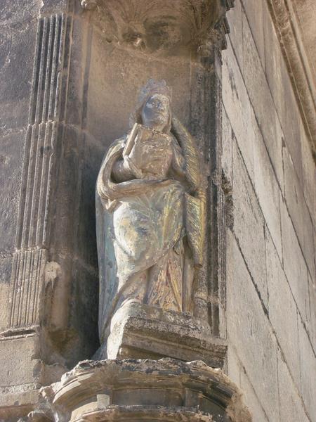 Statue : Sainte Reine