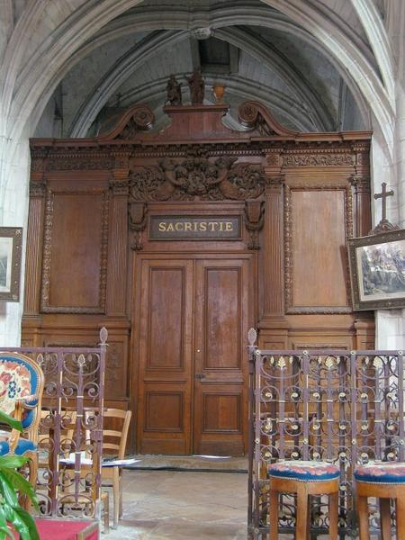 Vantail de porte de sacristie