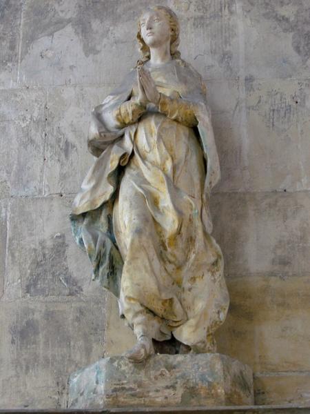 Statue : Sainte femme