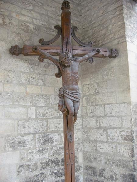 Sculpture : Christ en croix