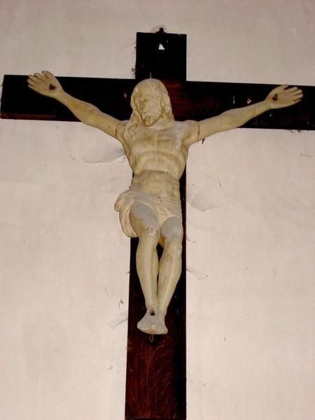 Sculpture : Christ en croix