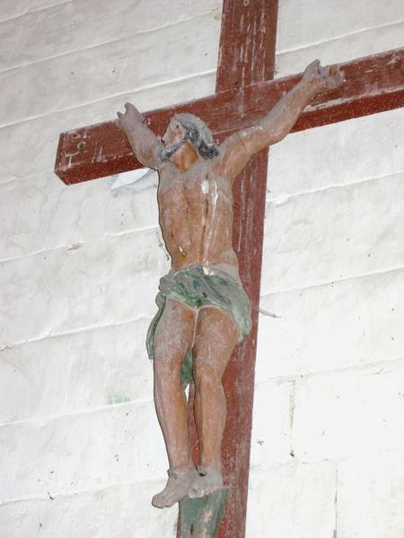 Statue : Christ en croix