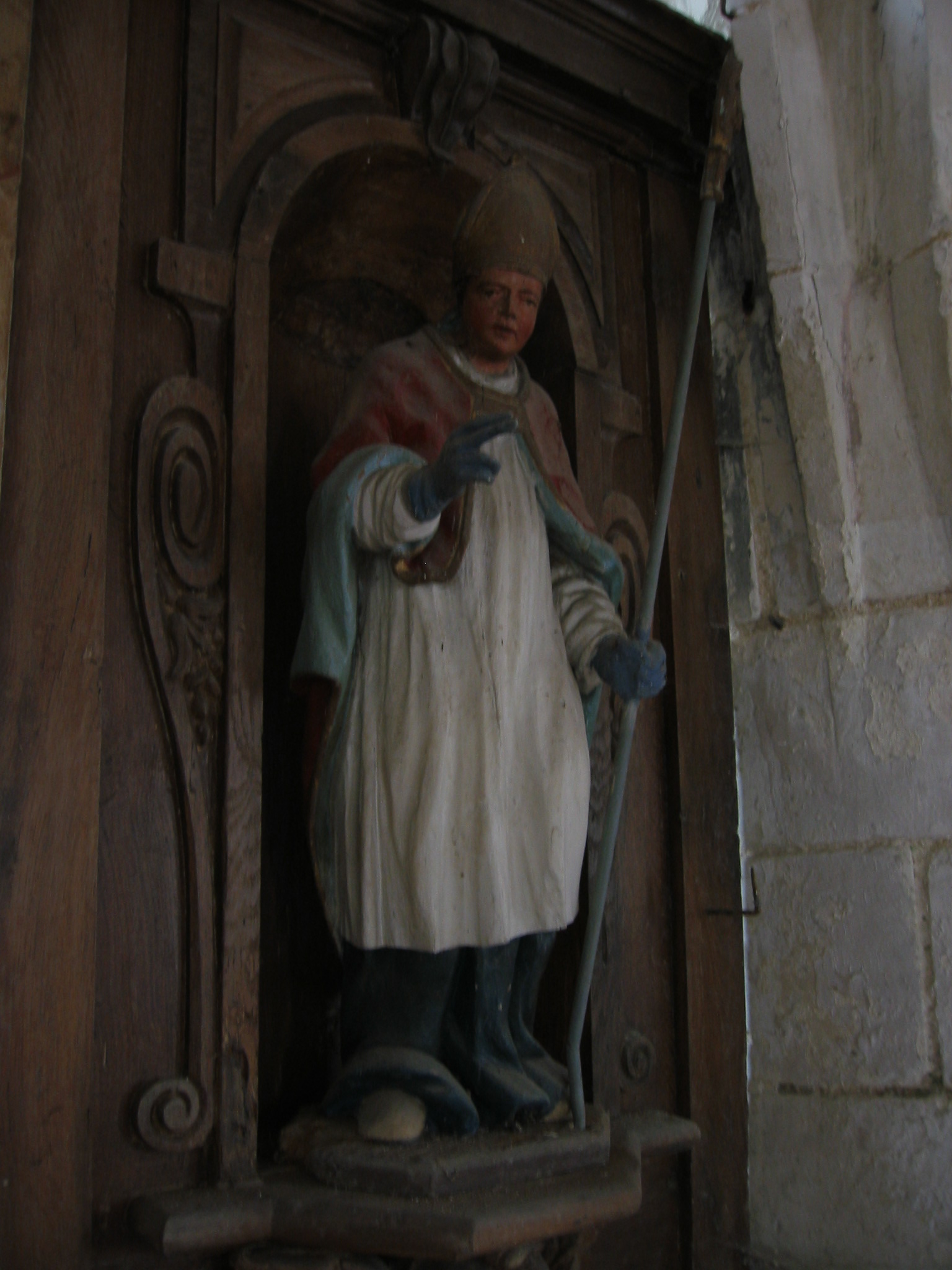 statue : saint évêque