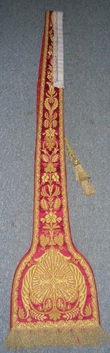 étole pastorale (ornement rouge) - © Ministère de la Culture (France), Conservation des antiquités et des objets d’art de l’Aude – Tous droits réservés