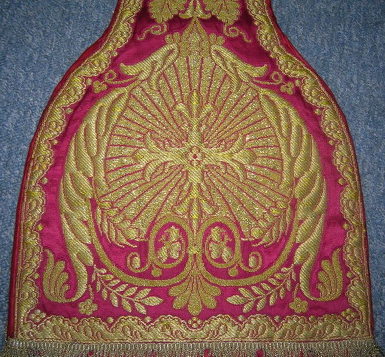 étole pastorale (ornement rouge), détail - © Ministère de la Culture (France), Conservation des antiquités et des objets d’art de l’Aude – Tous droits réservés 