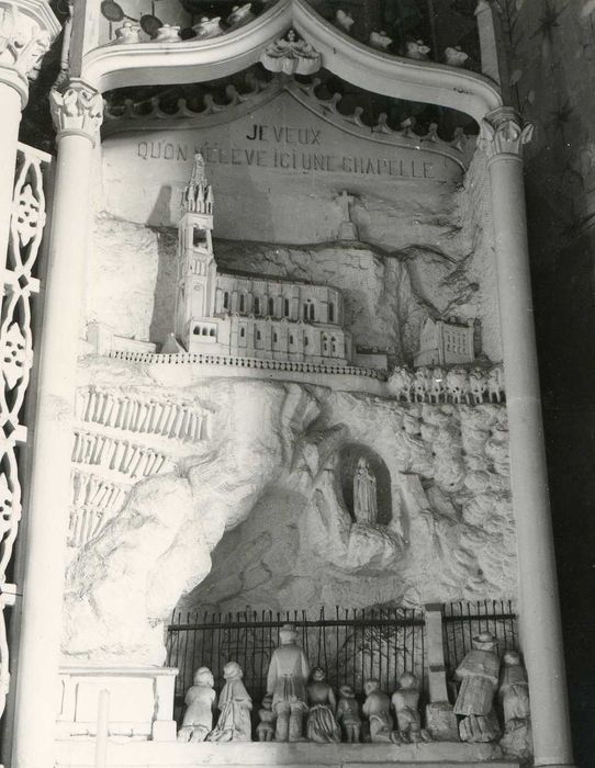 retable de la chapelle de Lourdes, vue partielle