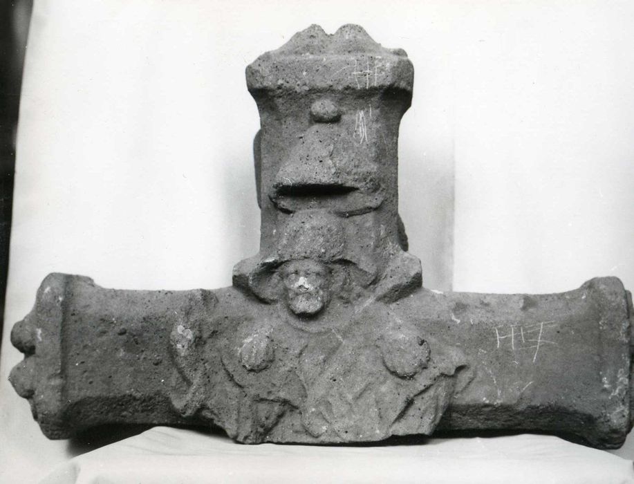 croix de chemin (fragment) - © Ministère de la Culture (France), Conservation des antiquités et des objets d’art de l’Aude – Tous droits réservés 