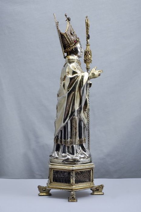 statuette-reliquaire : Saint Martin, profil droit, vue générale