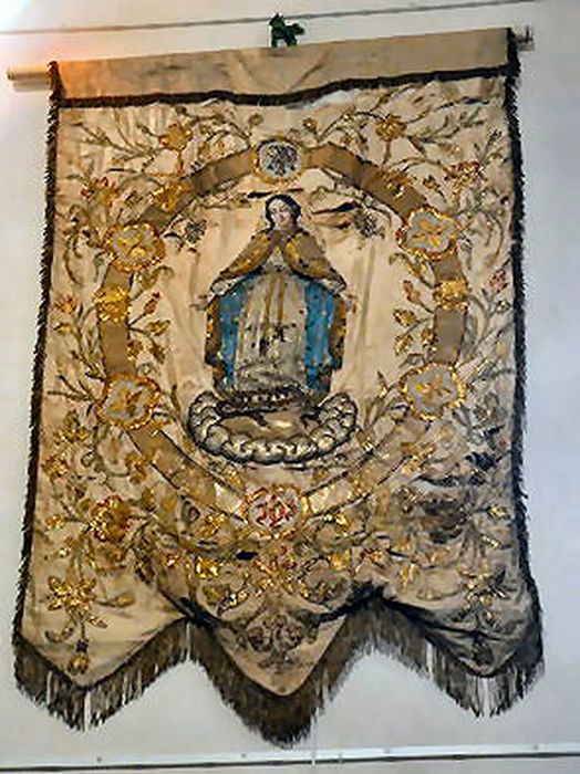bannière de procession : l'Immaculée Conception - © Ministère de la Culture (France), Conservation des antiquités et des objets d’art de l’Aude – Tous droits réservés