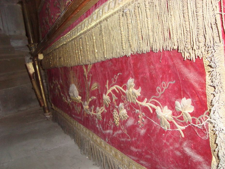 garniture de dais de procession : rouge et doré