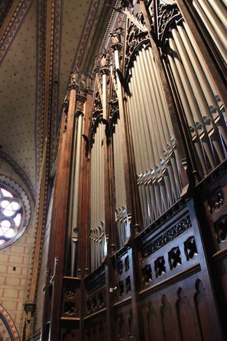 orgue de tribune, vue partielle