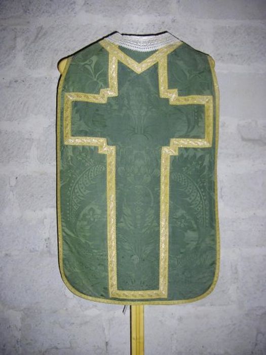 2 chasubles (ornement vert)