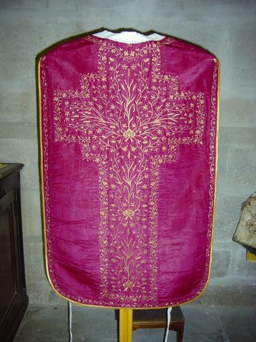 chasuble (ornement réversible rouge et blanc)