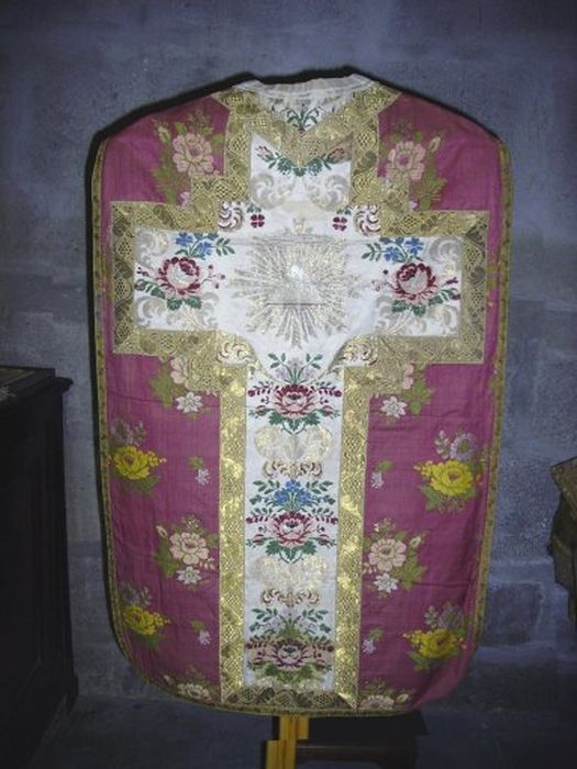 chasuble (ornement rouge)