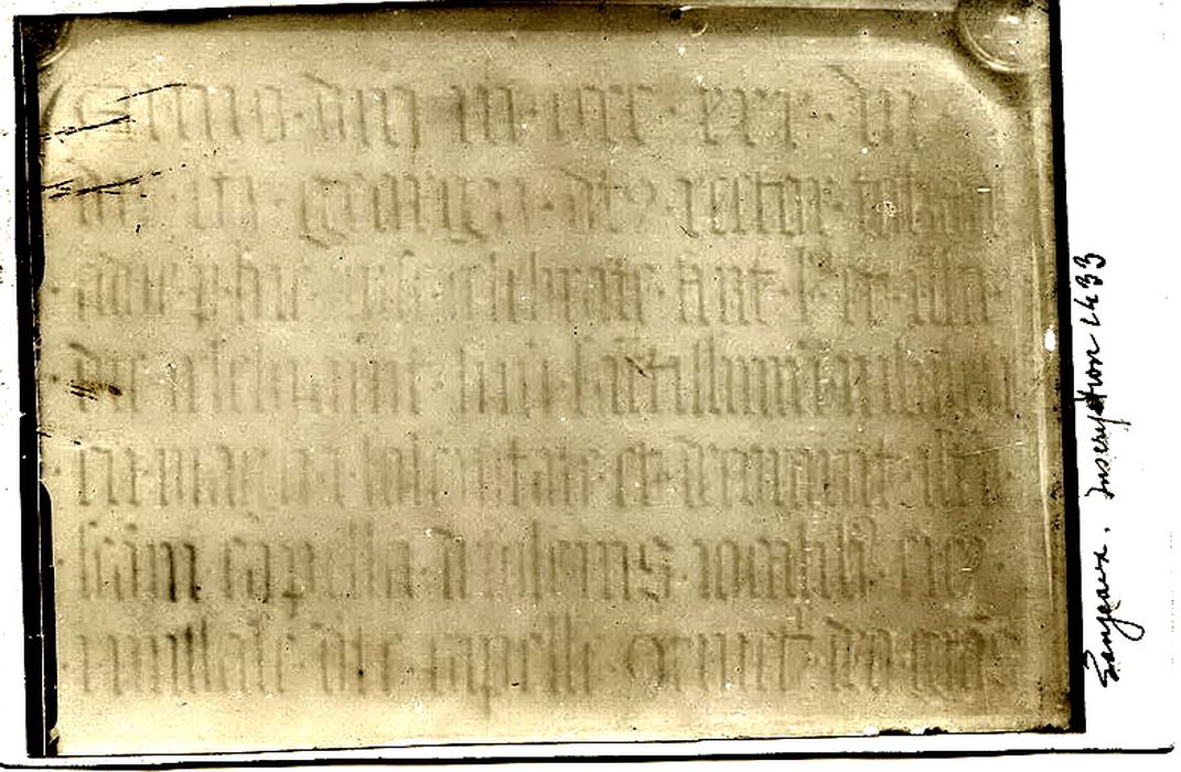 plaque commémorative de la célébration du jubilé du recteur Tolzani en 1436 - © Ministère de la Culture (France), Conservation des antiquités et des objets d’art de l’Aude – Tous droits réservés