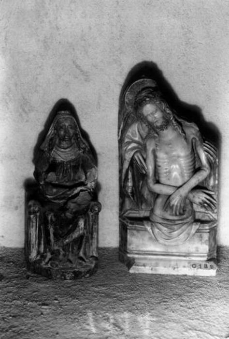 bas-relief : Vierge de Pitié - © Ministère de la Culture (France), Conservation des antiquités et des objets d’art de l’Aude – Tous droits réservés